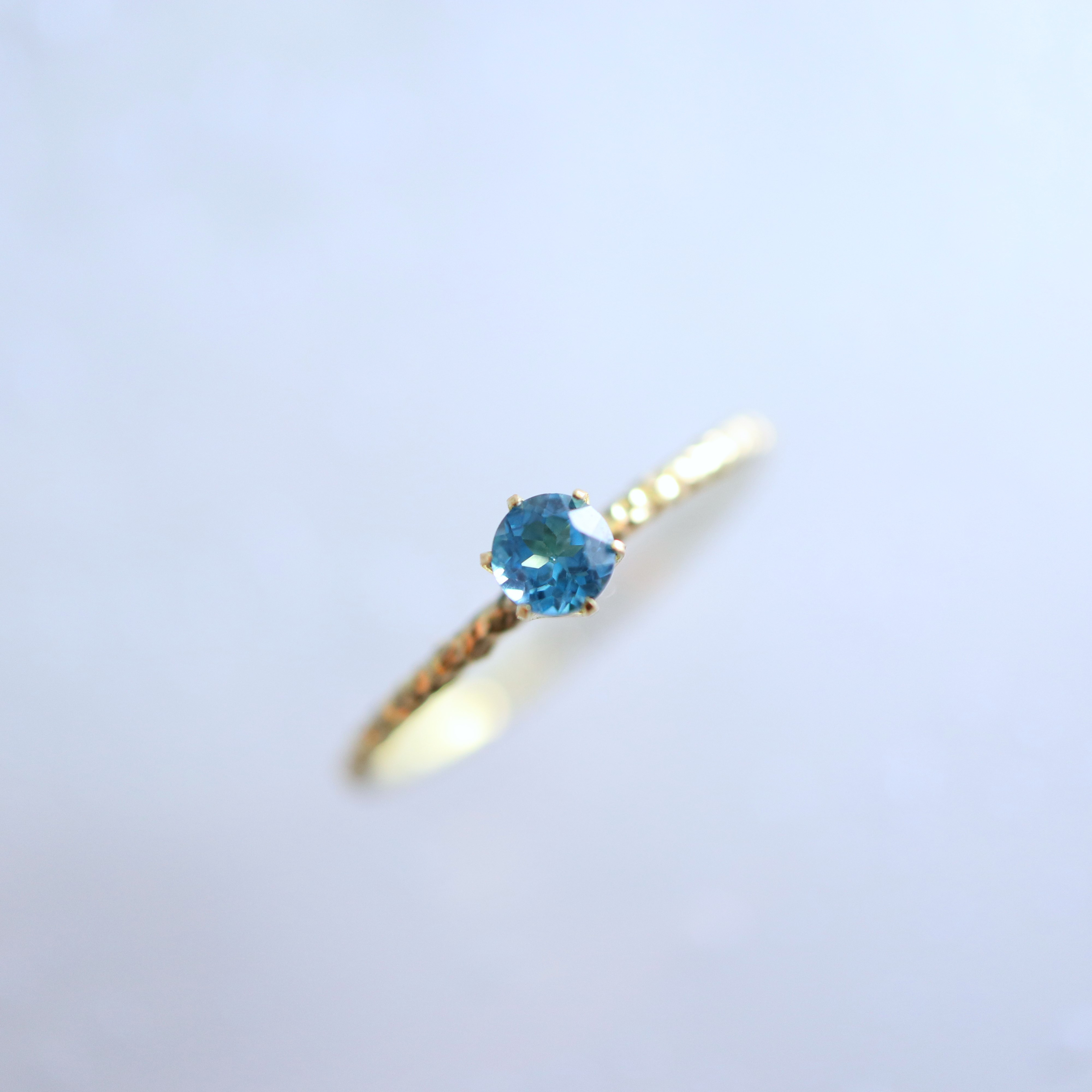 季節のかけら　ピンキーリング　ロンドンブルートパーズ　K18イエローゴールド