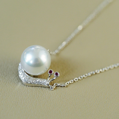 南洋真珠　ホワイト　照り強　K18 かわいい」K18 天然南洋真珠 天然ダイヤモンド 天然ルビー 健康