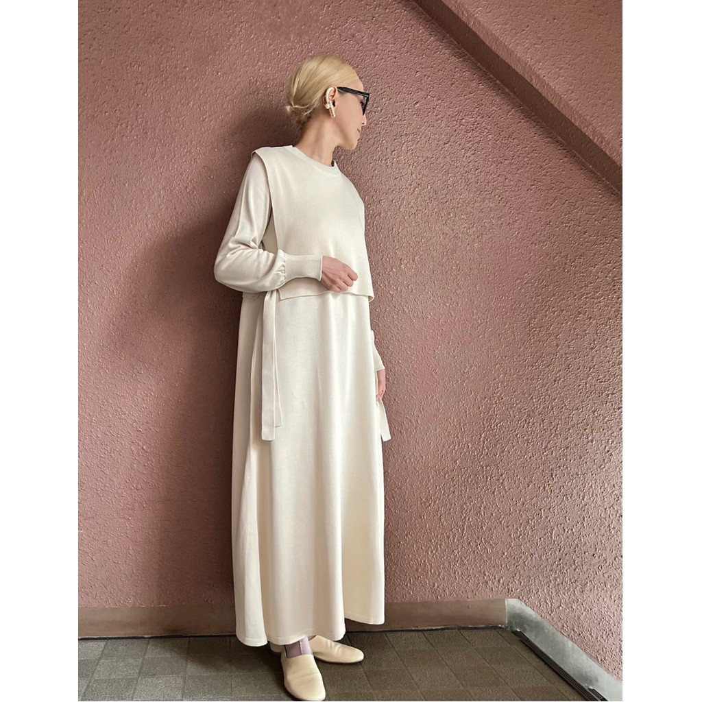 RATA❤️大人の細見え春ニットワンピース＆紐付きベスト❤️国産オリジナル❤️おしゃれ上品アイボリー❤️普段着&式にも