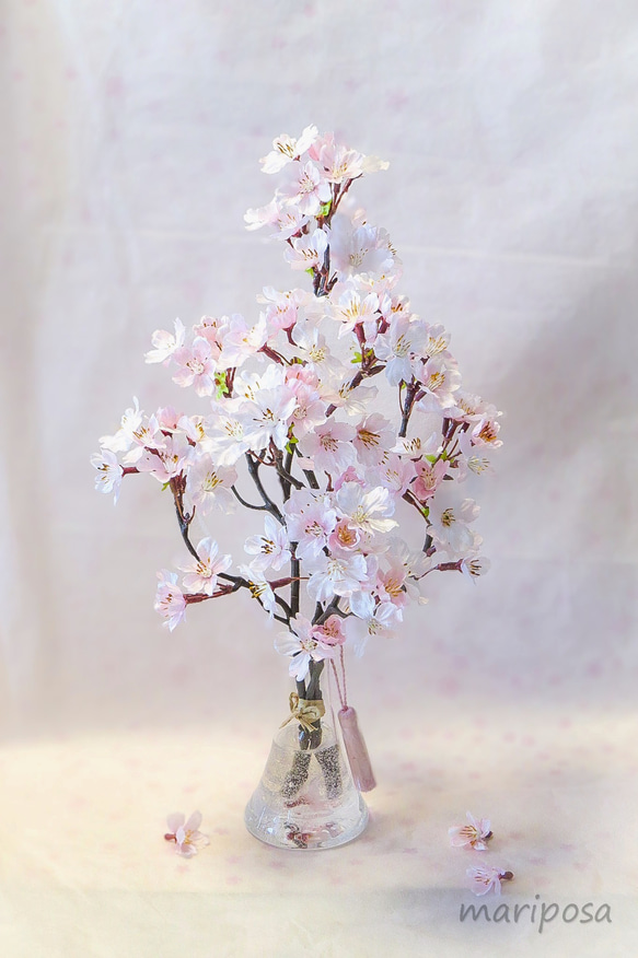 桜 ～ 薄紅色の満開桜（鈴なり）本物の桜の様な桜インテリア・ガラス器と透明ジェルの桜フラワーインテリア・無料ラッピング 1枚目の画像