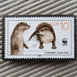 ドイツ　カワウソ切手ブローチ9464 1枚目の画像
