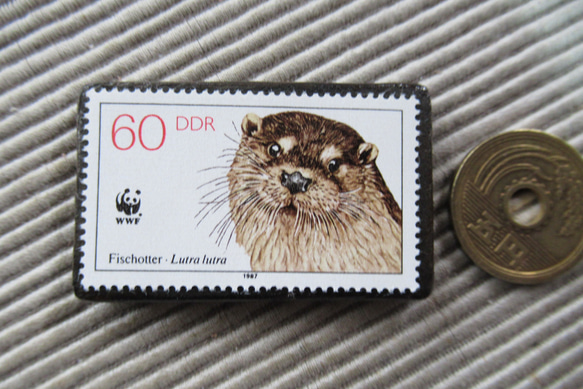 ドイツ　カワウソ切手ブローチ9466 3枚目の画像