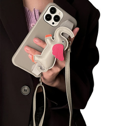 iPhoneケース　ショルダーストラップ付き　ハンドベルト付き 大人可愛い　象　高級感 1枚目の画像