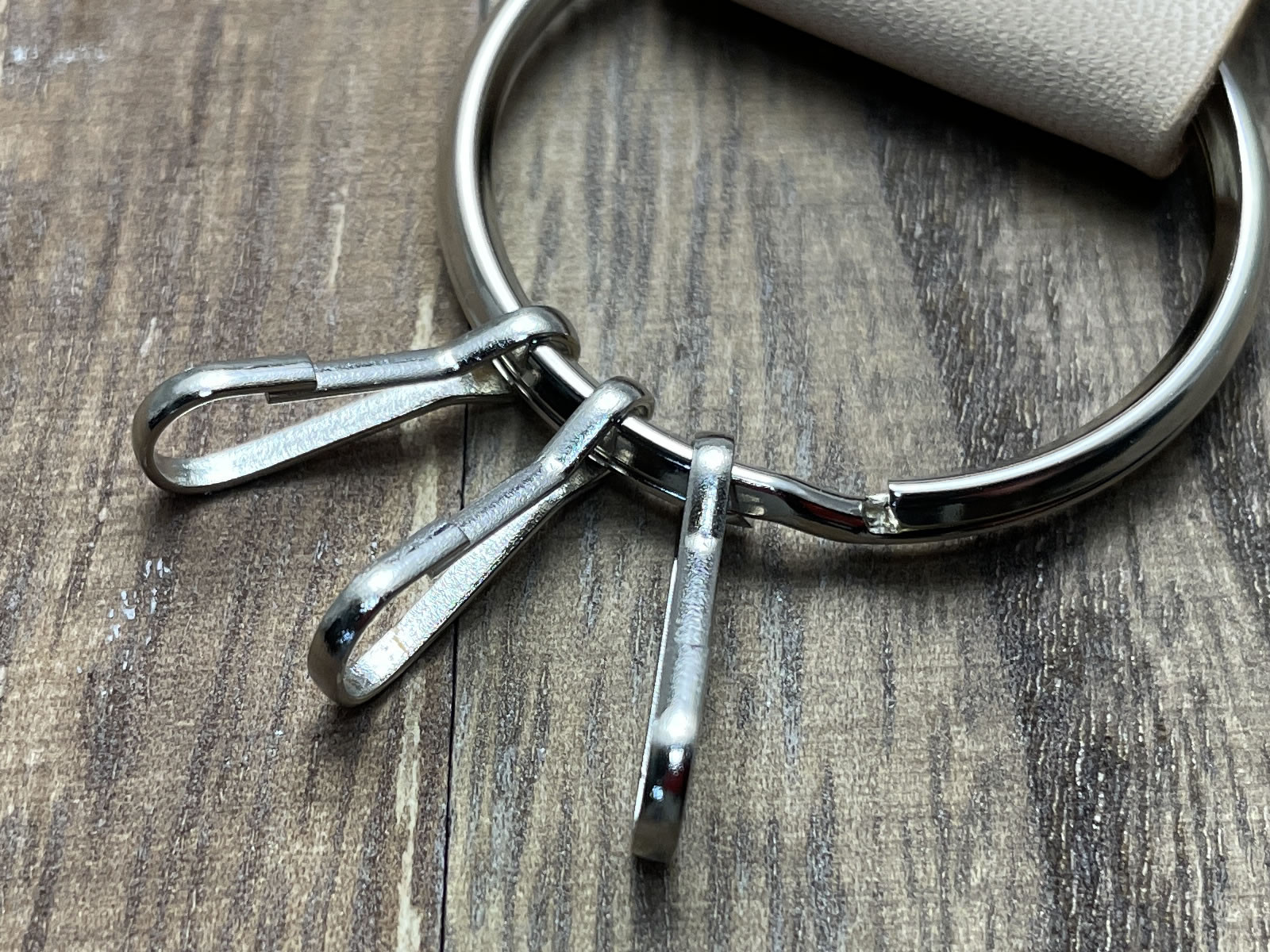 クロコダイルのナスカン型ミニキーホルダー