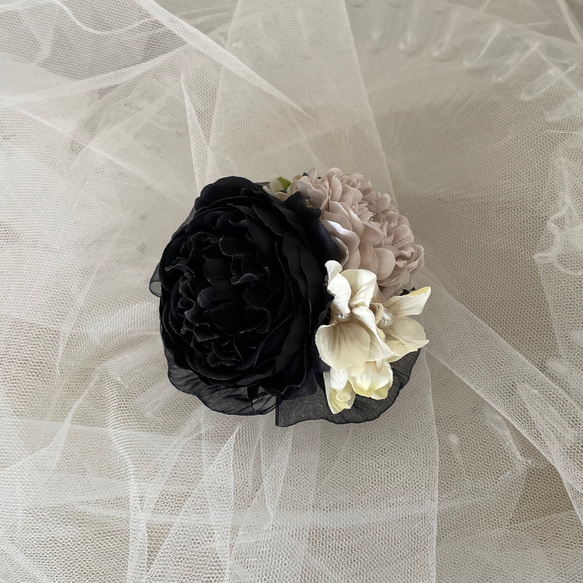 花のコサージュ　ブラックミネットローズ×ラナンキュラス　入学式　卒業式　結婚式　2406-C6 2枚目の画像