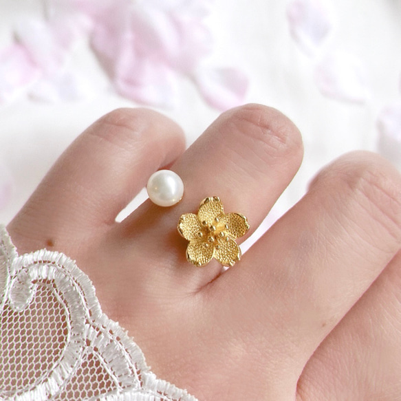 櫻花和淡水珍珠開口戒指 第1張的照片