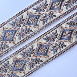 【50cm】インド刺繍リボン　アイボリーxくすみブルー　GS964 5枚目の画像