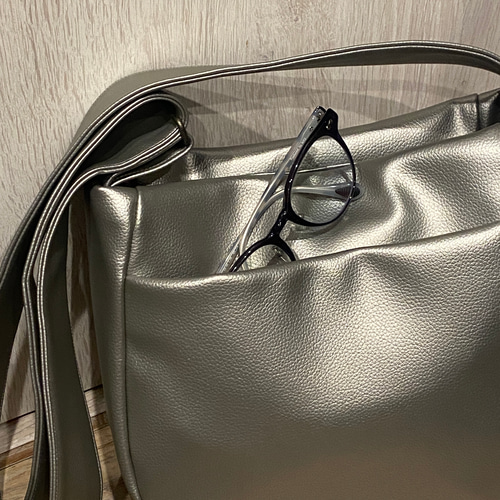 新作＊シャンパンゴールド次世代レザー撥水2WAYショルダーバッグ、L