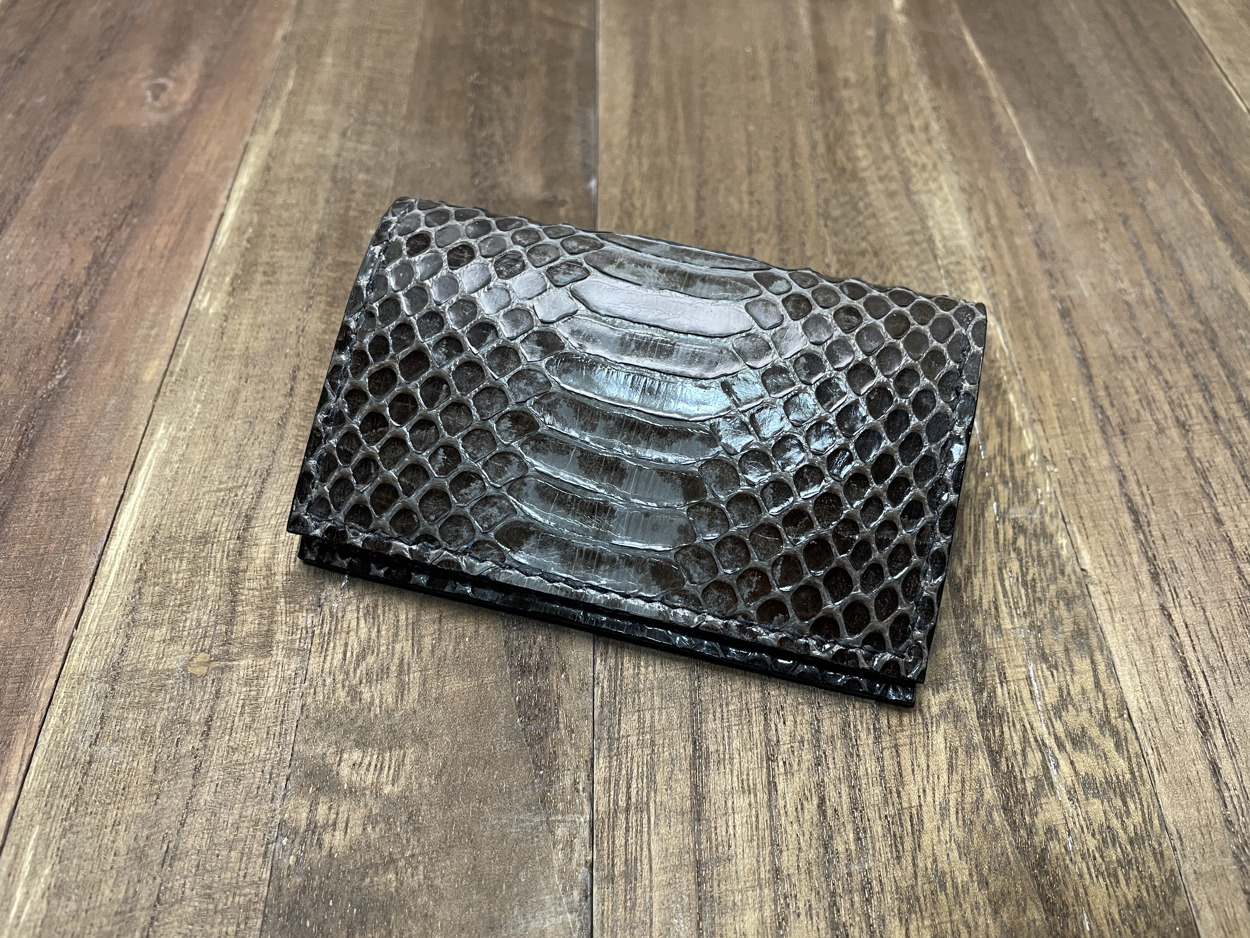 ミズヘビの笹マチ名刺入れ