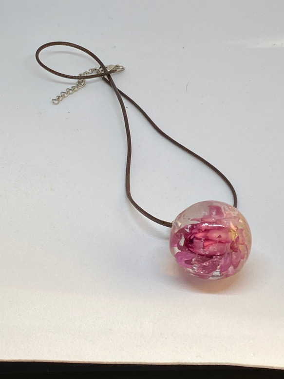 貝細工の球体ペンダント(ピンク) 2枚目の画像
