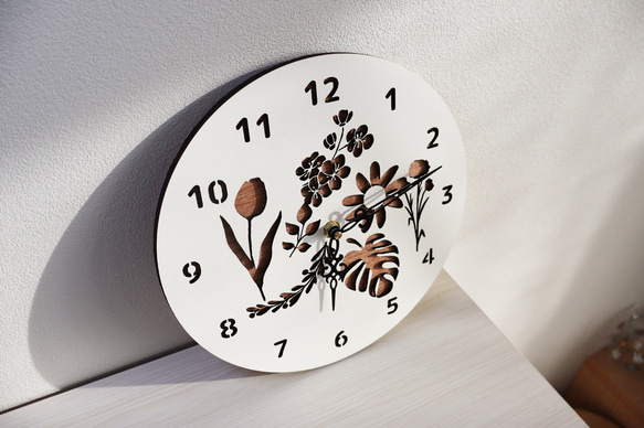 【KiToKiシリーズ】花時計　MokuLab.　モクラボ　壁掛け　時計　木製　静音時計　スイープ式時計 2枚目の画像