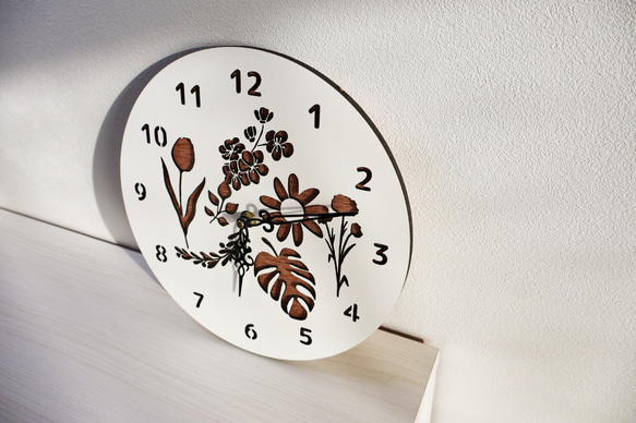 【KiToKiシリーズ】花時計　MokuLab.　モクラボ　壁掛け　時計　木製　静音時計　スイープ式時計 4枚目の画像