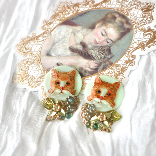 茂みの中の猫 猫ピアス 猫イヤリング ねこピアス ねこイヤリング  