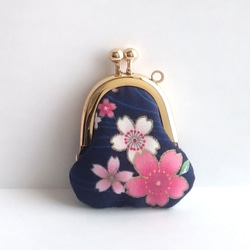 小さいがま口♪豆姫♪小さい財布,小銭入,ポーチ,サコッシュ,clasp,蝶,桜,butterfly,sakura 2枚目の画像