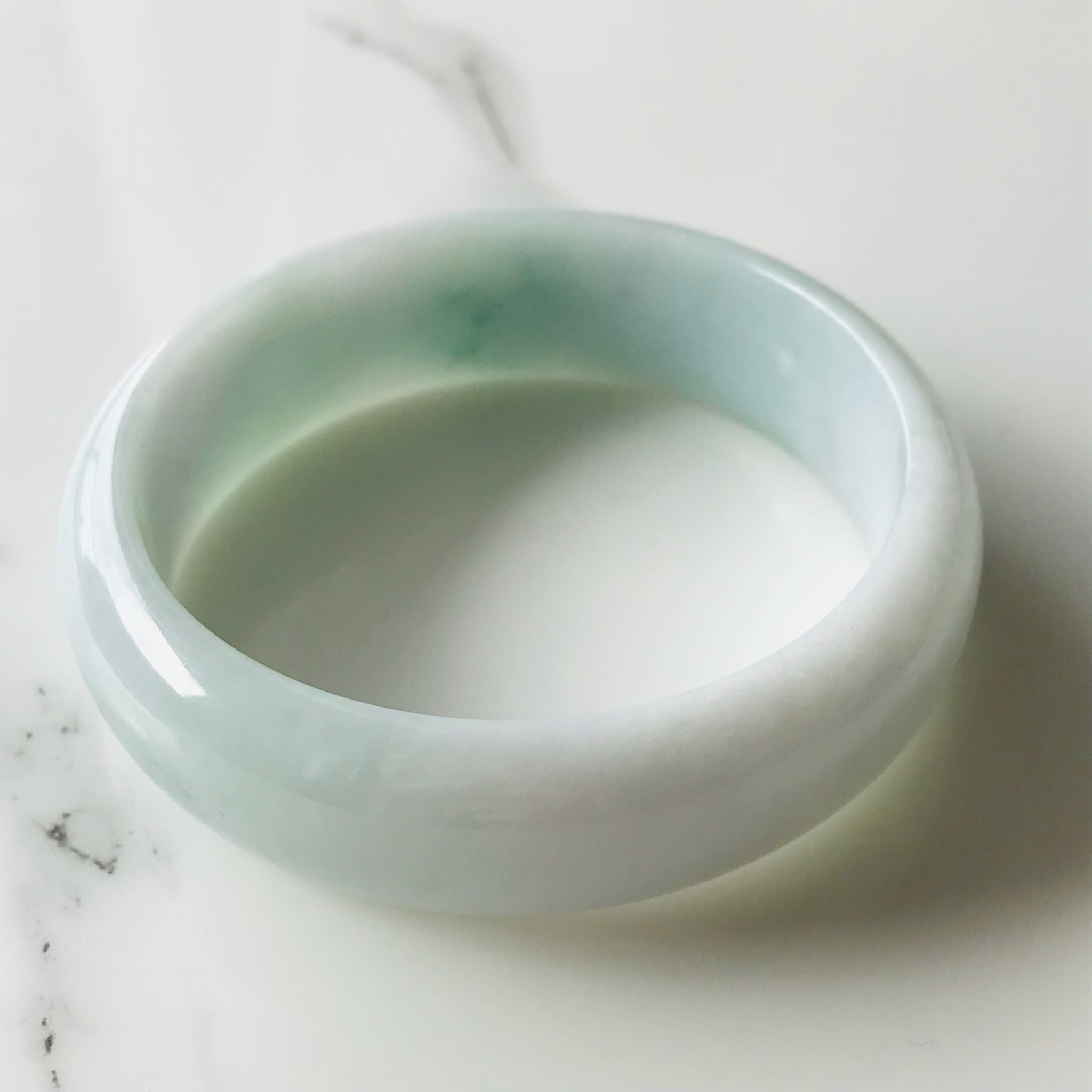 [B510-021] ジェイド　JADE  ヒスイ　バングル　天然石　ミャンマー産　ホワイト　グリーン　58.2mm