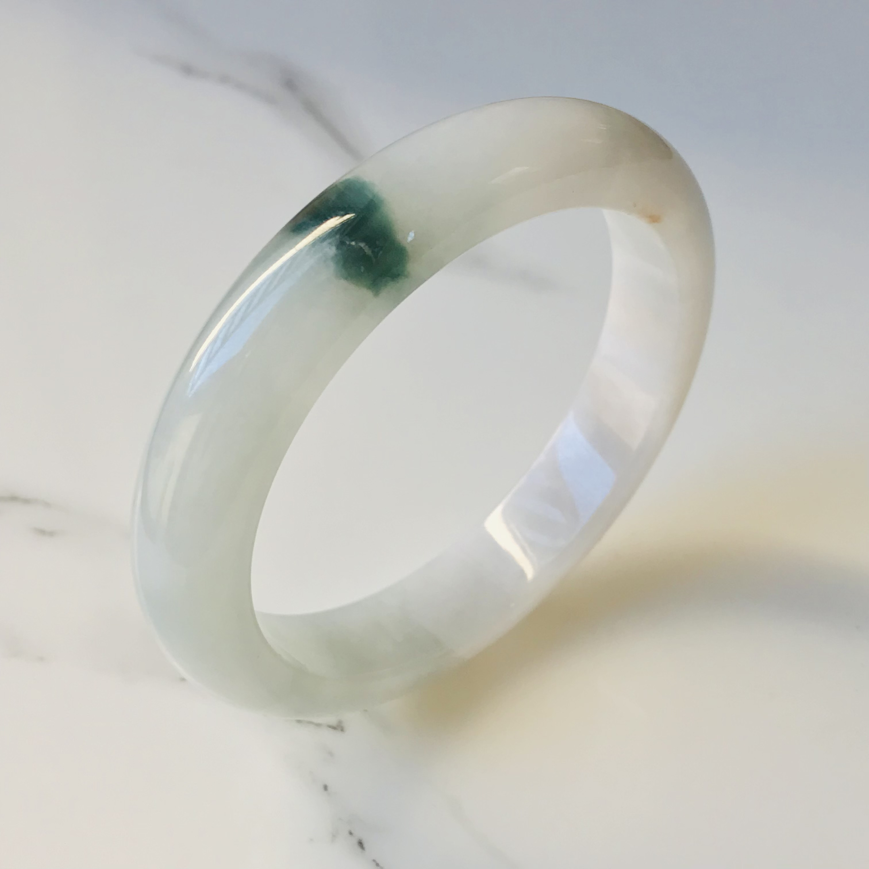 [B510-022] ジェイド　JADE  ヒスイ　バングル　天然石　ミャンマー産　ホワイト　グリーン　52.5mm