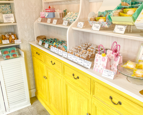 アンティーク調　キャビネット　ケーキ屋　焼き菓子　ディスプレイ ケーキ屋さん向けかわいいディスプレイシェルフW2400（フランス