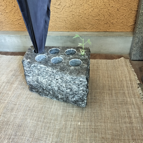 傘石 kasaishi ノルウェー産御影石 ブルーパール 5 傘立て 石の暮らし