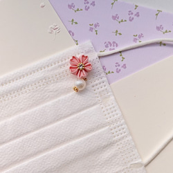 桜の花のマスクチャーム　つまみ細工（マスククリップ/マグネット） 2枚目の画像