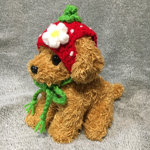 苺の帽子❤️小型犬用帽子・プードル用 ペット服・アクセサリー