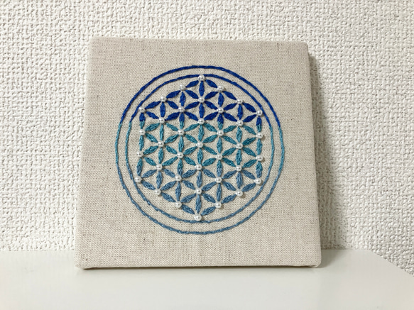 フラワーオブライフ　刺繍パネル　カラーセラピー 1枚目の画像