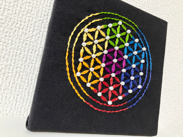 フラワーオブライフ　刺繍パネル　カラーセラピー 2枚目の画像