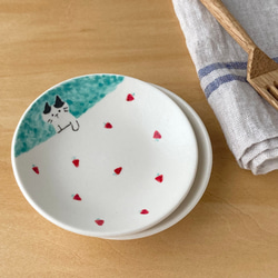 苺・ハチワレ猫/三毛猫/黒猫　豆皿「テーブルでコロコロ」 Creema限定 4枚目の画像