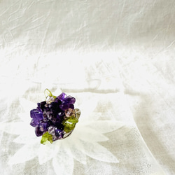 帯留め（アメジスト＆ペリドット）紫陽花 1枚目の画像