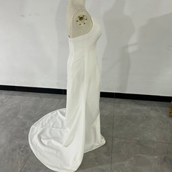 エレガント キャミソール オフホワイト Vネックドレス 背中見せ 二次会 トレーン 3枚目の画像