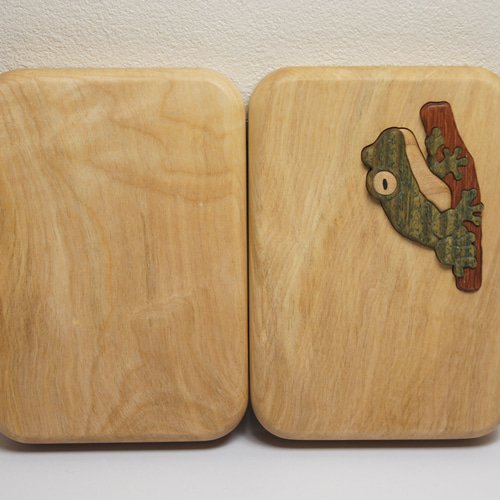 金木工房 カメレオン の 置き物 キーホルダー パロサント 木箱 カエル