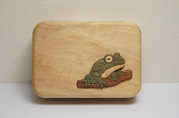 木箱　カエル　パロサント 1枚目の画像