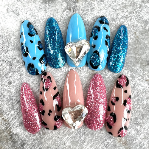 ピンクライトブルーラメレオパードネイルチップ ネイルチップ（つけ爪  