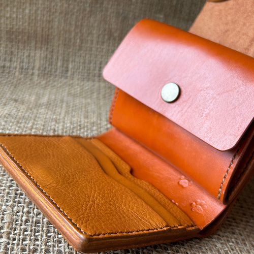 ねこ様、三つ折 tamao world ねこ3つ折りミニ財布