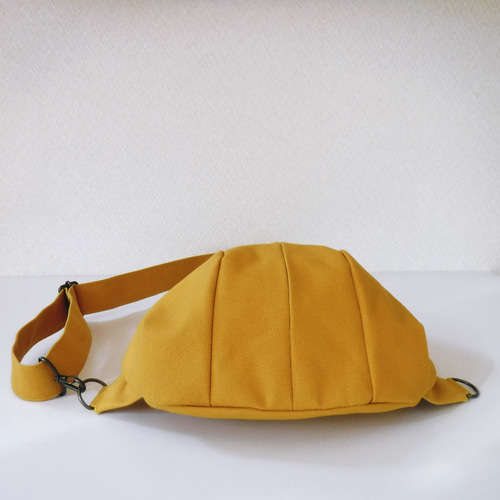 ボディバッグ「Drops」8号帆布マスタード／しずく型（ドロップ型