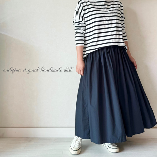 美品　イッセイミヤケ　ネイビー ギャザーロングスカート 美品 イッセイミヤケ ネイビー ギャザーロングスカート PLEATS