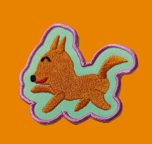 コロちゃん1 小サイズ ワッペン 刺繍 犬 イヌ いぬ ホームメイド オリジナル 可愛い アップリケ 狐 キツネ きつね 1枚目の画像