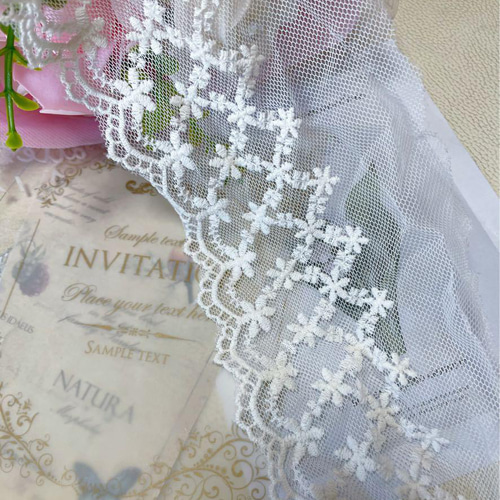 X77 アイボリー色小花刺繍チュールレース レース生地 手芸用品 レース