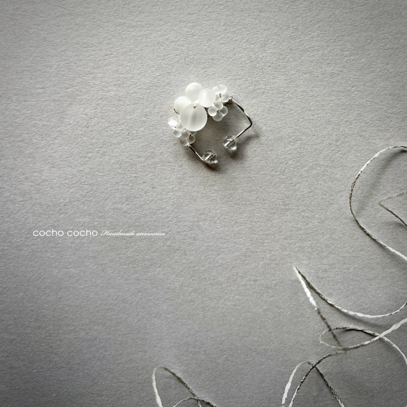 にしき糸で編む、氷つぶのイヤーカフ【水晶、チェコビーズ】 ”Square series” ［Silver925 変更可］ 3枚目の画像