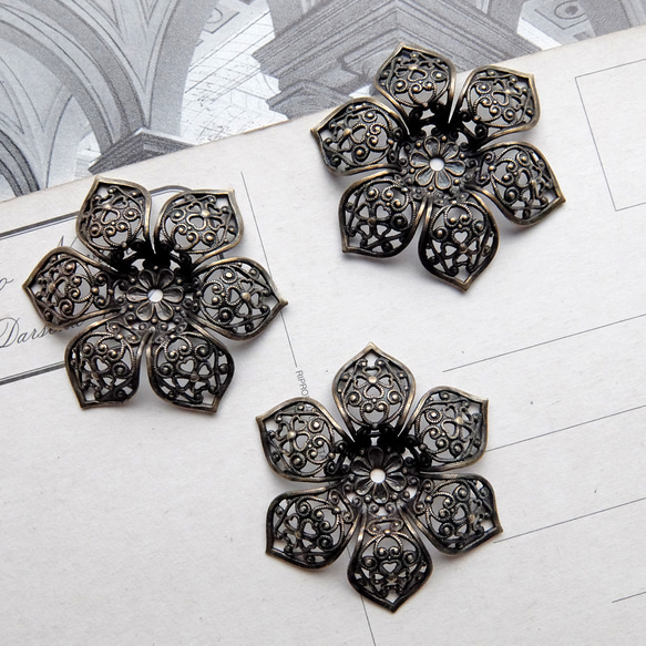 再販】透かしパーツ・6枚花びらのレトロな花型［1個販売］F19 金具