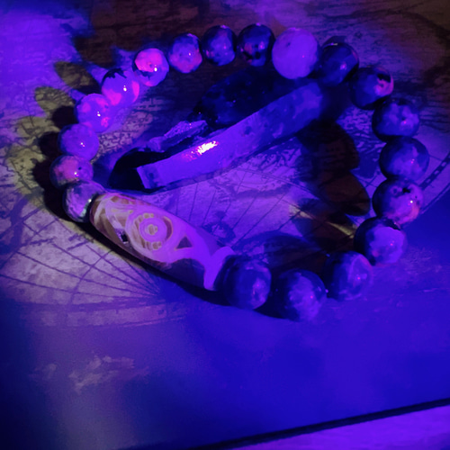 激レア品』鳳凰眼☆朱砂・龍穴・天然模様・水晶化☆とても希少な