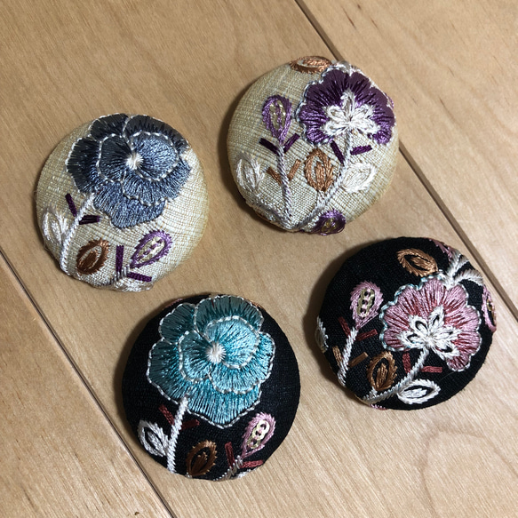 インド刺繍 くるみボタン ヘアゴム ② インド刺繍リボン ヘアゴム くるみボタン ヘアゴム ＋labo 通販