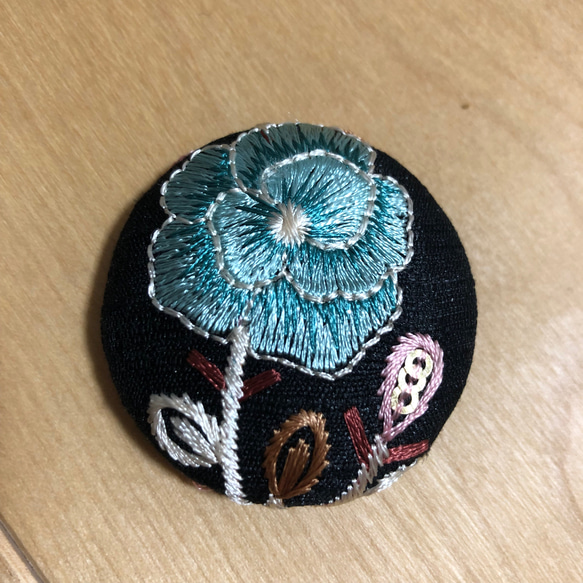 インド刺繍リボンくるみボタンヘアゴム 4枚目の画像