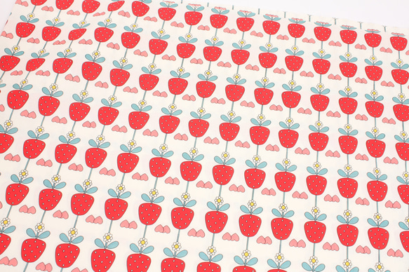韓国製 大幅 いちご ストロベリーフラワー 生地 コットン100％シーチング 40s Strawberry Flower 4枚目の画像