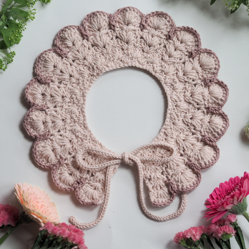 【ハンドメイド】スタイ/付け襟　Crochet blomm オーダーページ 手編みのつけ襟スタイ flowers スタイ・よだれかけ macco 通販