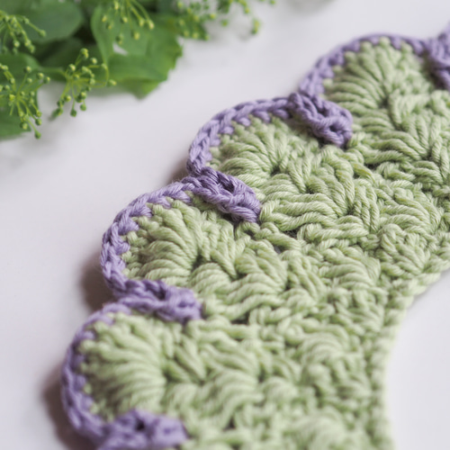 【ハンドメイド】スタイ/付け襟　Crochet blomm オーダーページ 手編みのつけ襟スタイ flowers スタイ・よだれかけ macco 通販