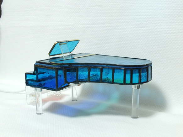 流氷色のグランドピアノ ＬＥＤが点灯する手作りピアノ 12枚目の画像