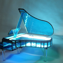 流氷色のグランドピアノ ＬＥＤが点灯する手作りピアノ 8枚目の画像