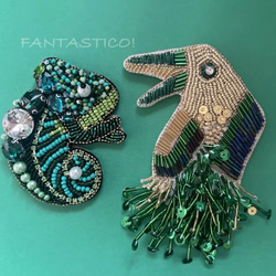 お得な2個セット❤️カメレオンとゴールド*グリーンの鳥さんビーズ