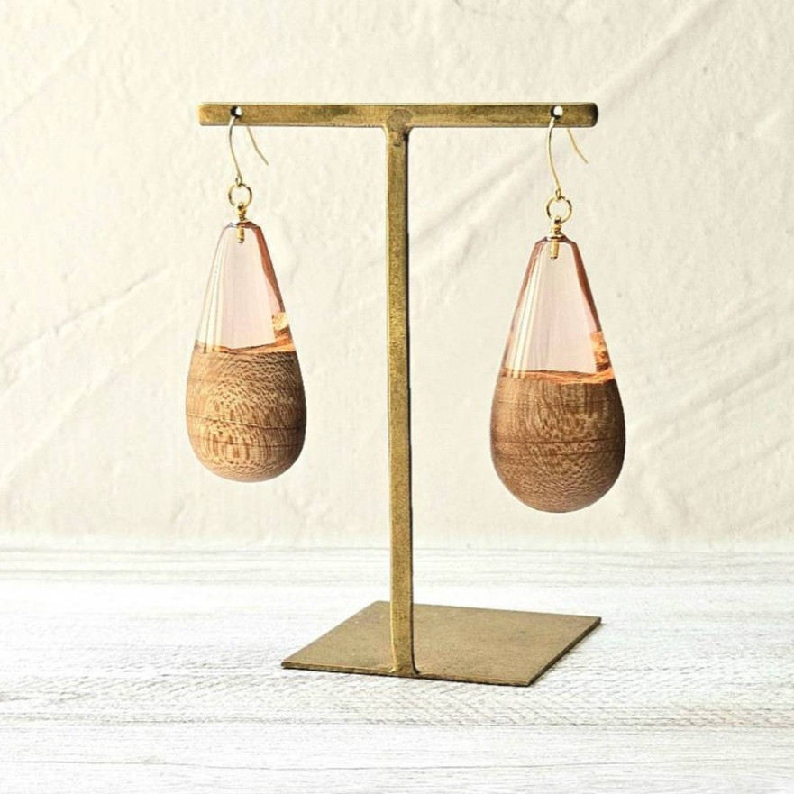 うるつやピアス【山桜】のウッドレジン ピアス(イヤリング) 透明感