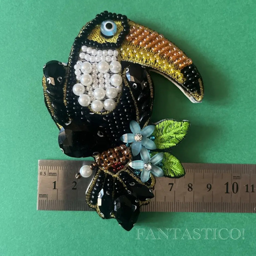 オオハシワッペンビーズ刺繍ブローチ❤️デリカビーズステッチ